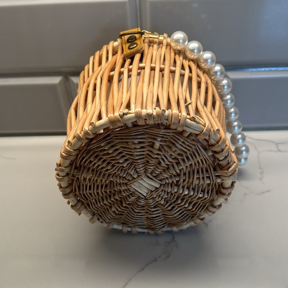 Basket Purse with Pearl Handle - Picture 8 of 9